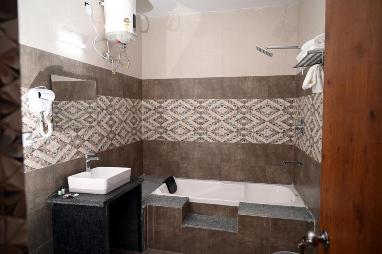 Hotel Singla Residency Kangra Zewnętrze zdjęcie